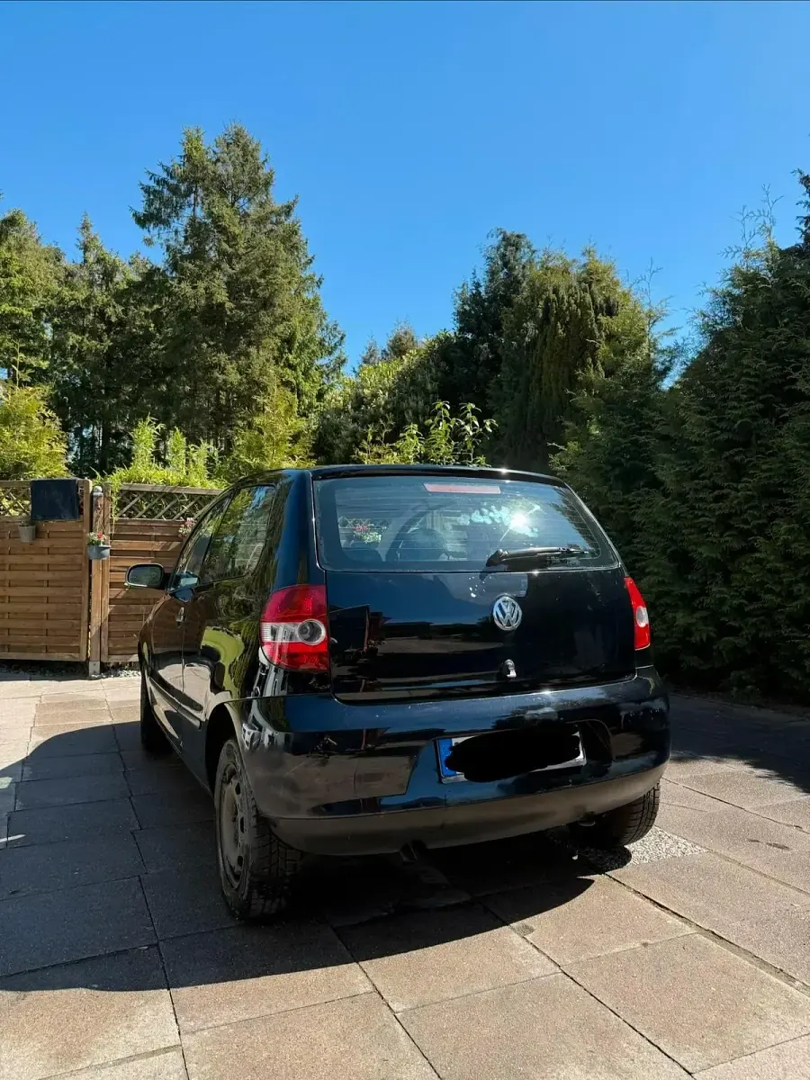 Gebraucht VW Fox 54 PS (39 kW) 2005 Schwarz Kleinwagen