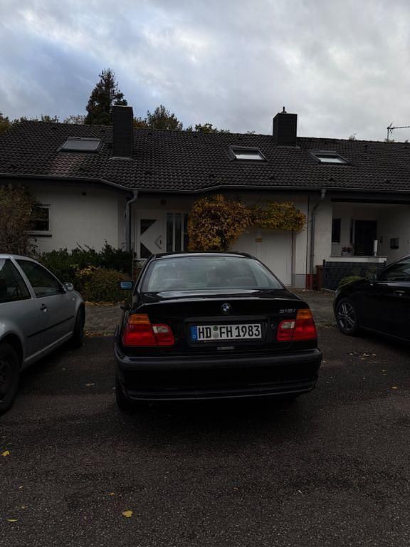 Gebraucht BMW 318 118 PS (86 kW) 1999 Schwarz Limousine