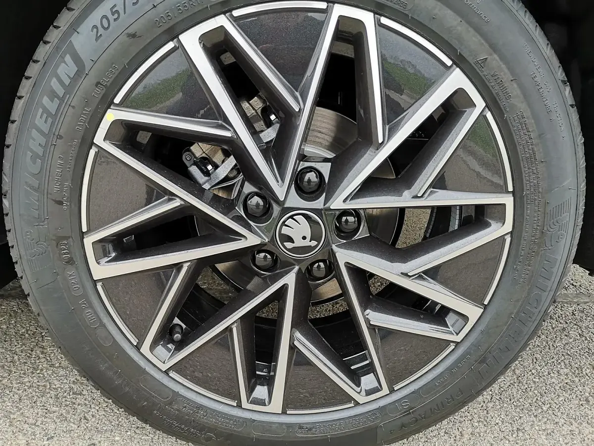 Neu Skoda Octavia Selection 150 PS (110 kW) 2026 Graphitegrau metallic Kombi