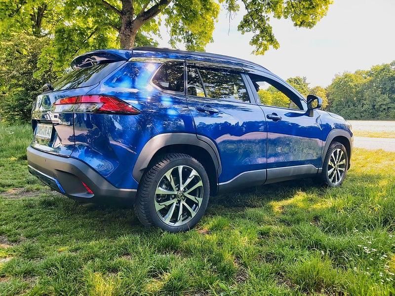 Gebraucht Toyota Corolla Cross Team 197 PS (144 kW) 2022 Blau SUV