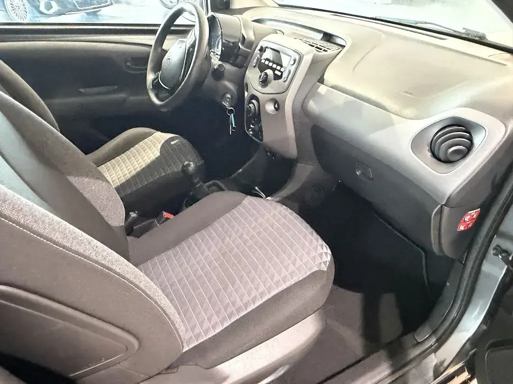 Gebraucht Peugeot 108 Active 72 PS (52 kW) 2022 Grau Limousine