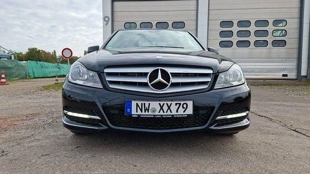 Schwarz Gebraucht 2011 Mercedes C180 Limousine | 6.500 € (Guter Preis) - Bild 1/4