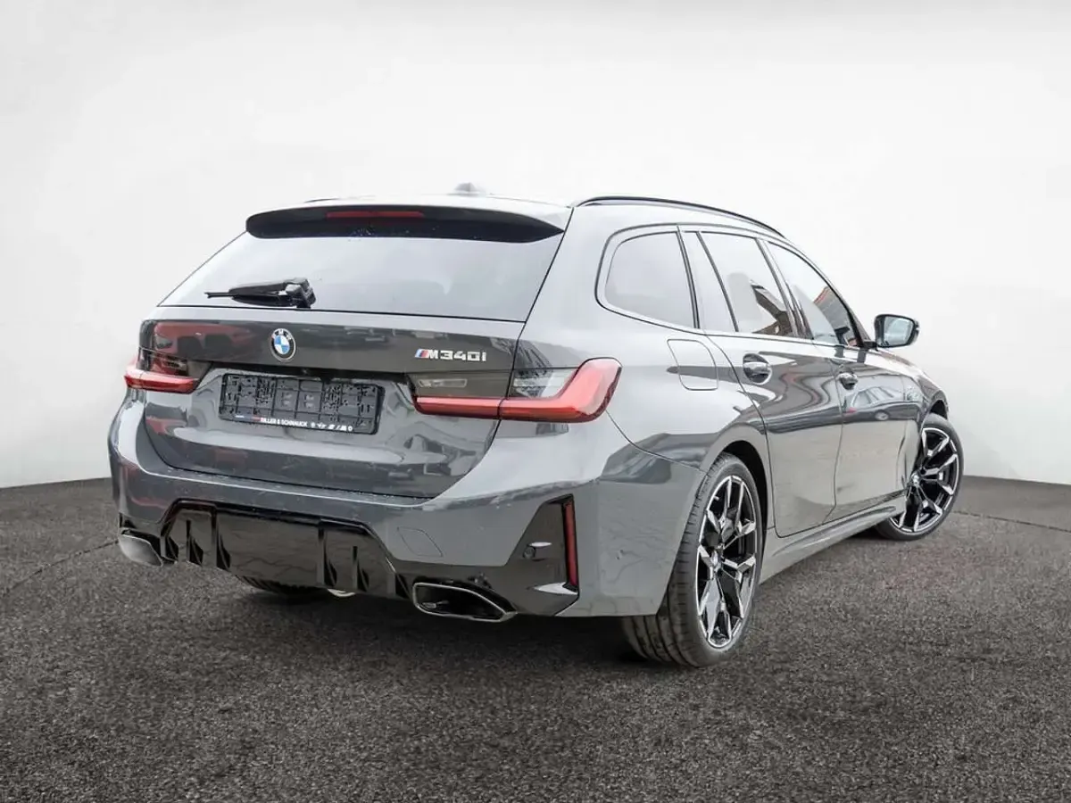 Gebraucht BMW 340 374 PS (275 kW) 2025 Dravitgrau Kombi