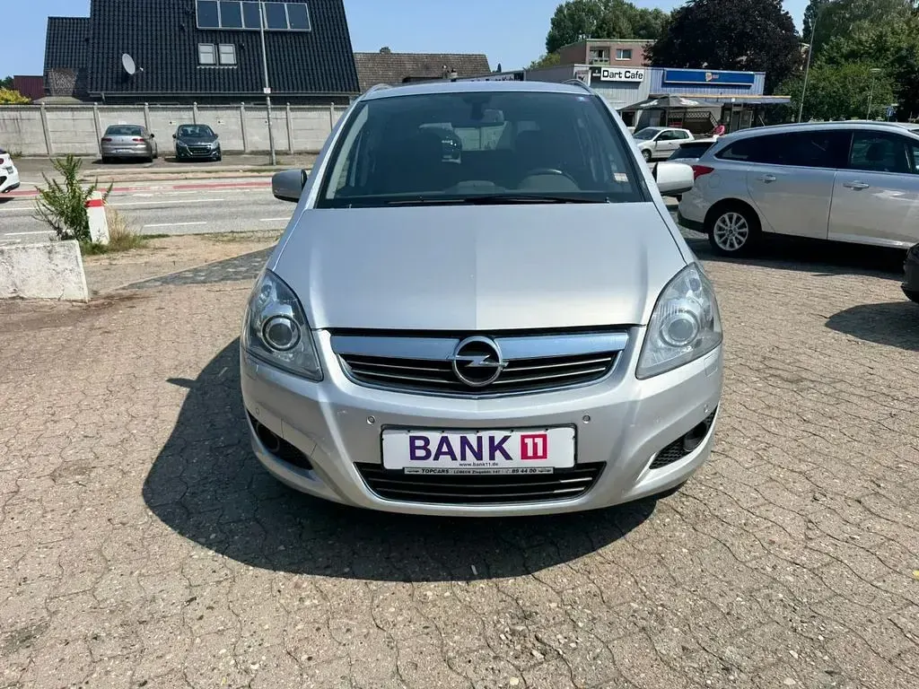 Gebraucht Opel Zafira 110 PS (80 kW) 2011 Silber Van / Kleinbus