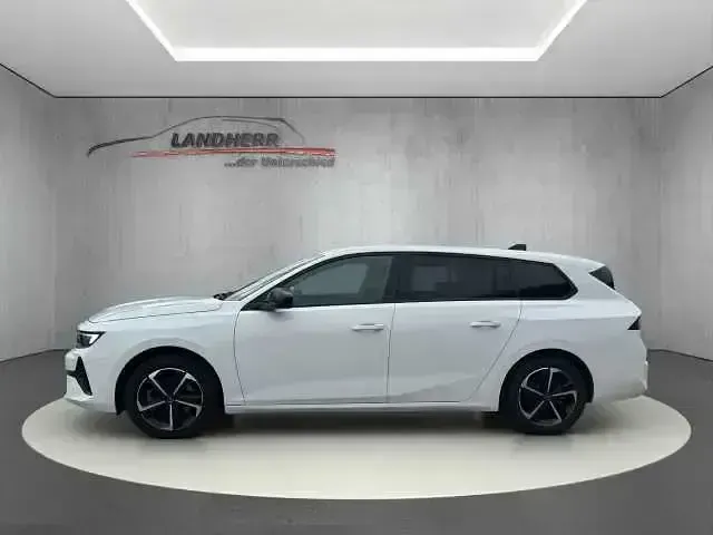 Gebraucht Opel Astra 131 PS (96 kW) 2024 Arktis weiss Kleinwagen