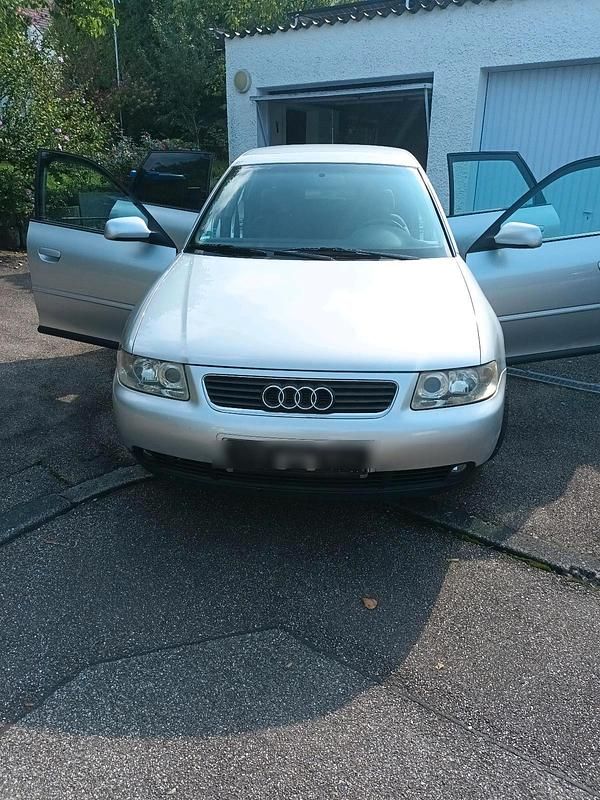 Silber Gebraucht 2002 Audi A3 Limousine | 1.550 € (Etwas zu teuer) - Bild 1/4