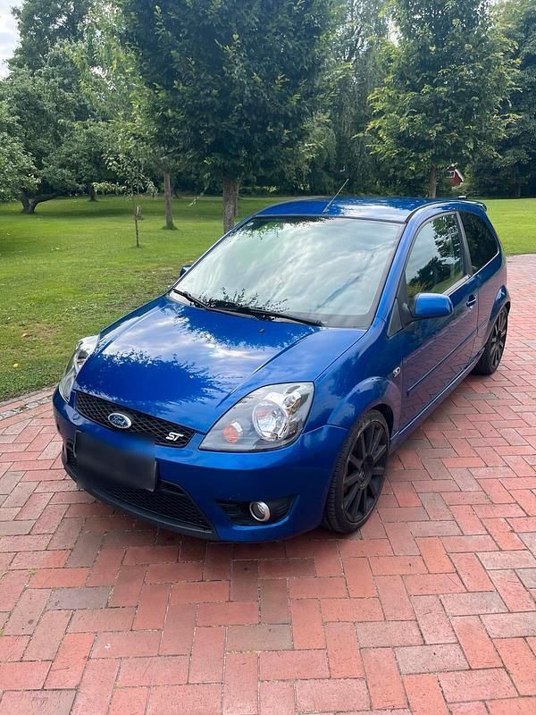 Blau Gebraucht 2006 Ford Fiesta ST Kleinwagen | 2.000 € (Fairer Preis) - Bild 1/4