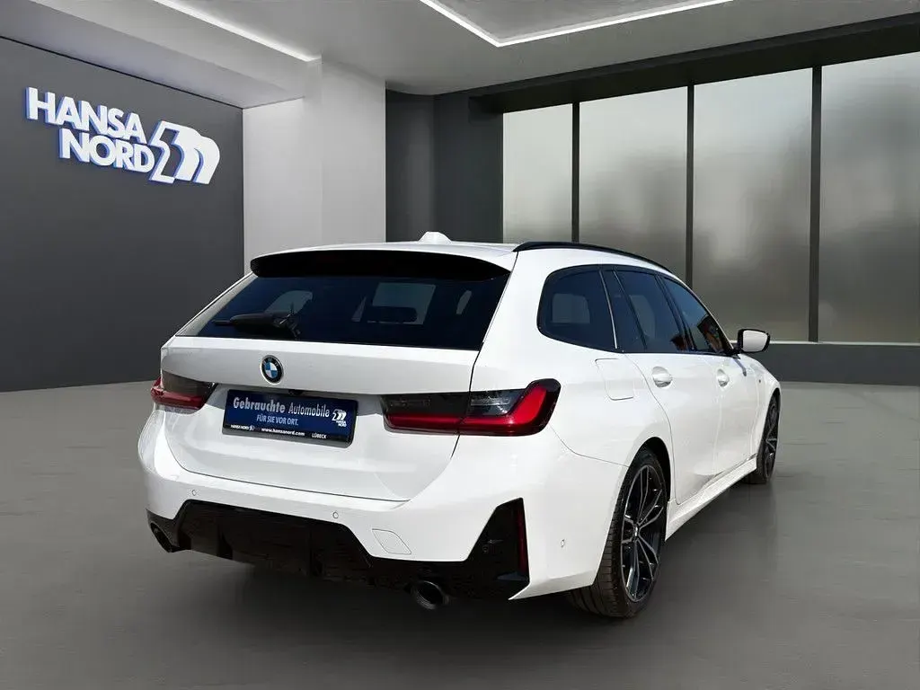Gebraucht BMW 330 M Sport 286 PS (210 kW) 2022 Weiss / alpinweiss Kombi