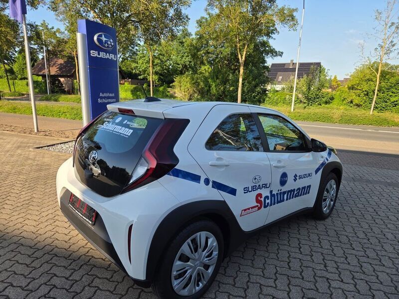 Gebraucht Toyota Aygo Edition 72 PS (52 kW) 2024 Weiß Kleinwagen