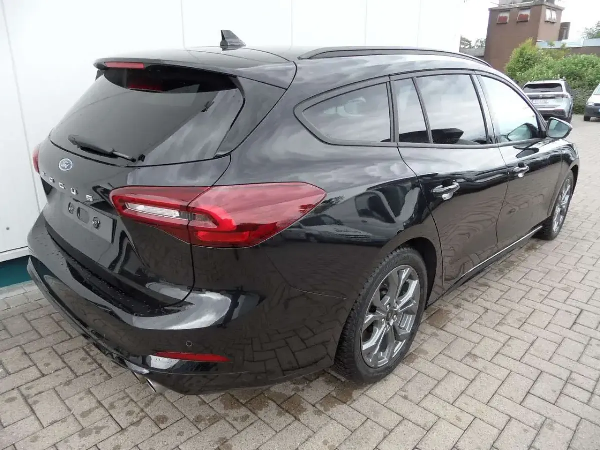 Gebraucht Ford Focus ST-Line X 155 PS (114 kW) 2024 Obsidianschwarz Kombi