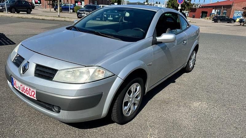 Grau Gebraucht 2005 Renault Mégane Cabriolet Dynamique Cabrio | 1.700 € (Guter Preis) - Bild 1/4