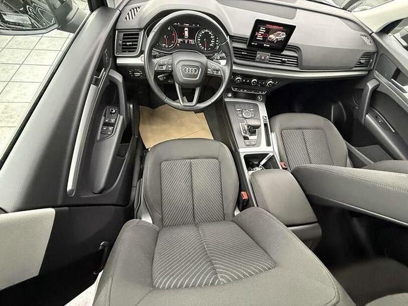 Second-hand Audi Q5 Basis 163 CP (119 kW) 2020 Negru SUV