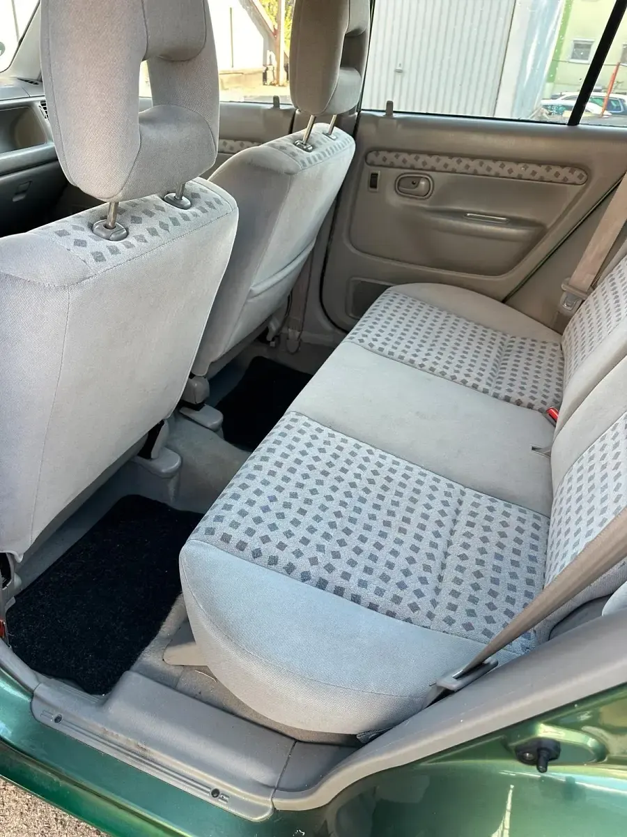 Gebraucht Mazda Demio 80 PS (58 kW) 2001 Grün Kleinwagen