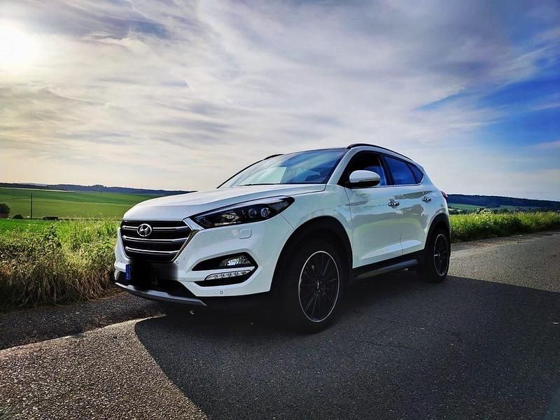 Weiß Gebraucht 2016 Hyundai Tucson Advantage SUV | 16.300 € (Fairer Preis) - Bild 1/4