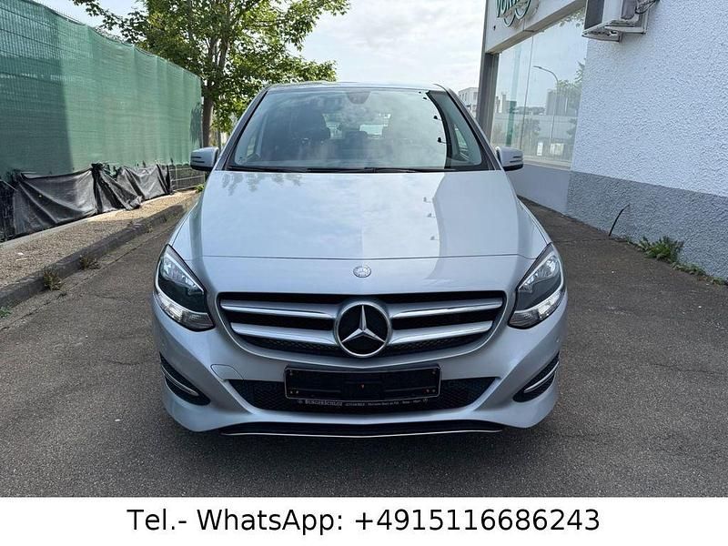 Gebraucht Mercedes B180 122 PS (89 kW) 2015 Silber Van / Kleinbus