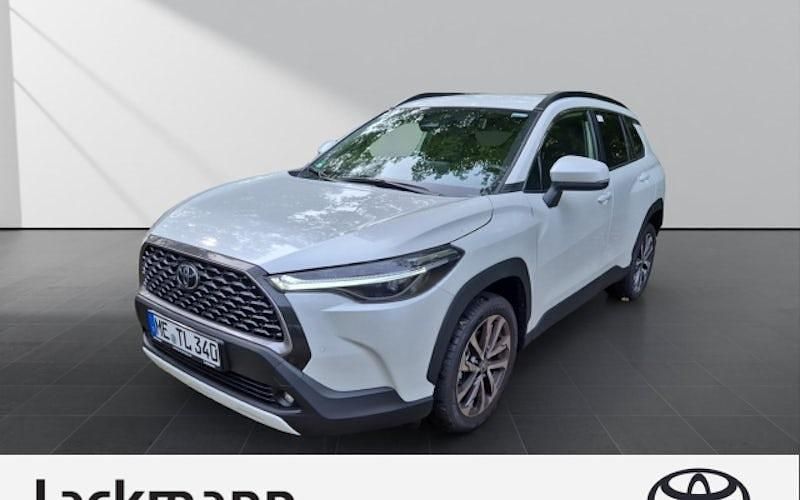Neu Toyota Corolla Cross Team 140 PS (102 kW) 2025 Weiss SUV