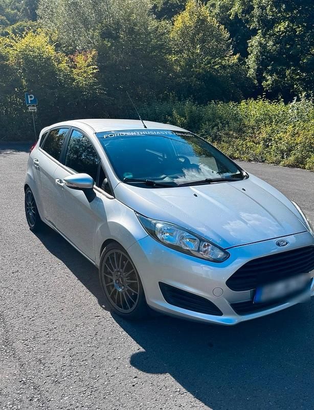 Silber Gebraucht 2013 Ford Fiesta Kleinwagen | 5.000 € (Fairer Preis) - Bild 1/4