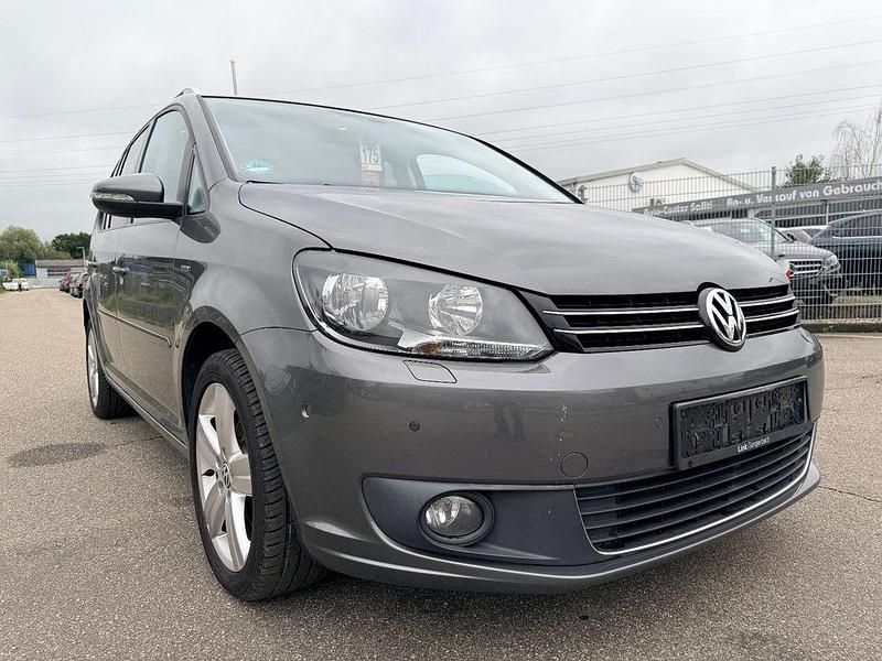 Grau Gebraucht 2013 VW Touran Life Van / Kleinbus | 9.700 € (Fairer Preis) - Bild 1/4