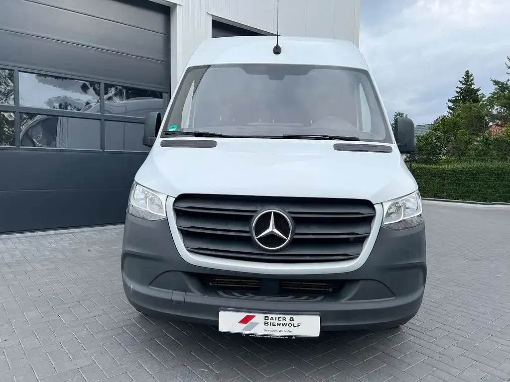 Używany Mercedes Sprinter 143 KM (105 kW) 2019 Biały Van