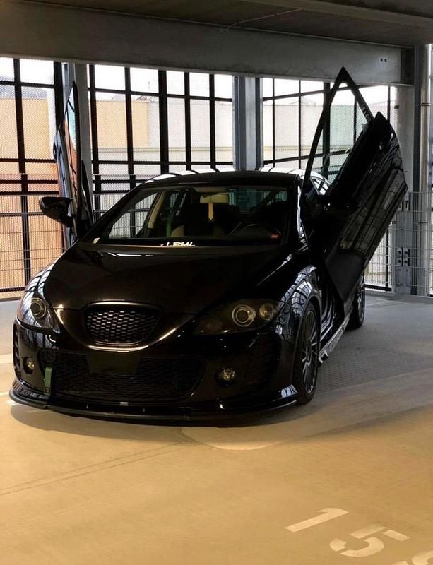 Gebraucht Seat Leon 105 PS (77 kW) 2011 Schwarz Kleinwagen