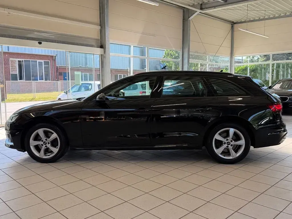 Gebraucht Audi A4 Advanced 163 PS (119 kW) 2022 Schwarz Kombi