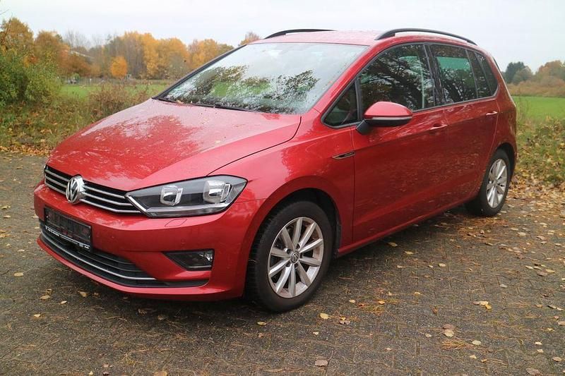 Rot Gebraucht 2015 VW Golf VII LOUNGE Limousine | 8.790 € (Superpreis) - Bild 1/4