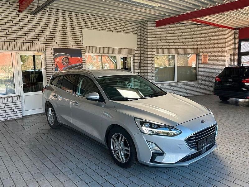 Gebraucht Ford Focus Titanium 120 PS (88 kW) 2019 Silber Limousine