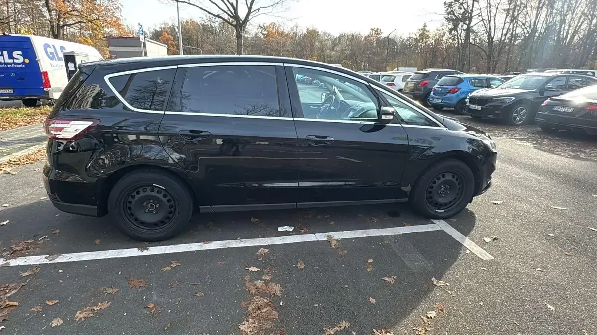 Gebraucht Ford S-MAX Titanium 189 PS (139 kW) 2017 Schwarz Van / Kleinbus