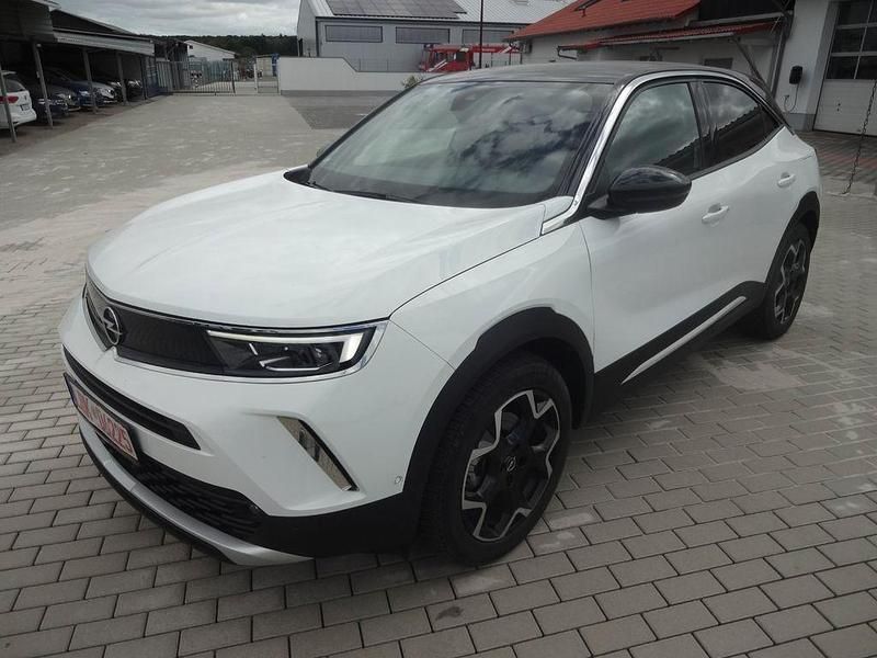 Weiß Gebraucht 2022 Opel Mokka-e Ultimate SUV | 17.900 € (Guter Preis) - Bild 1/4