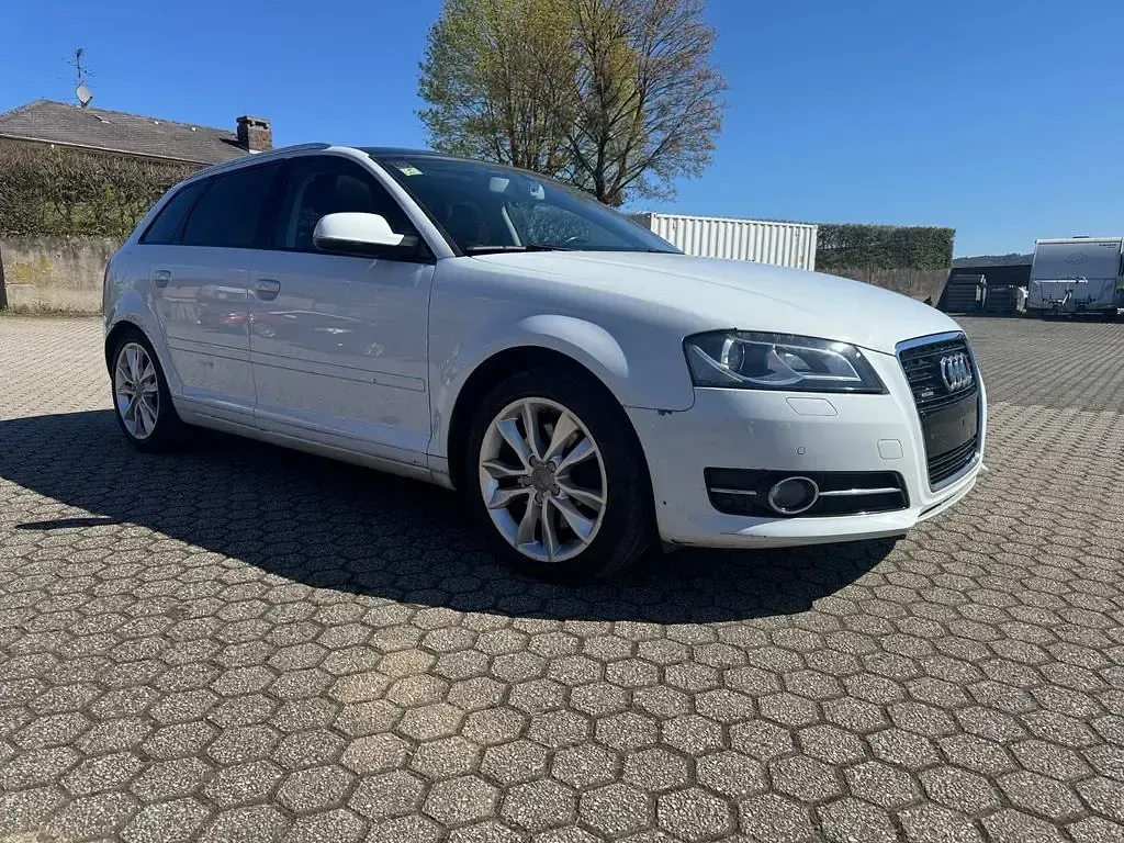 Gebraucht Audi A3 Sportback Ambition 140 PS (102 kW) 2012 Weiß Kleinwagen