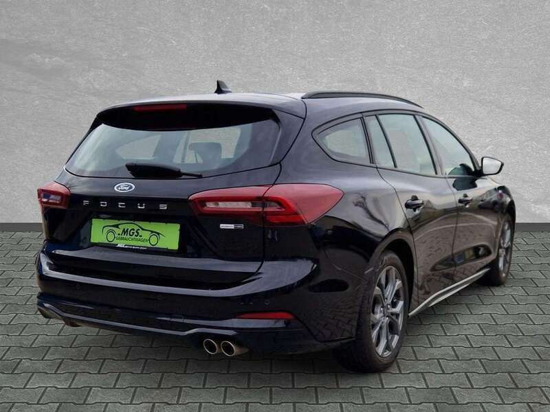 Gebraucht Ford Focus ST-Line 125 PS (91 kW) 2023 Lackierung agate black Kombi