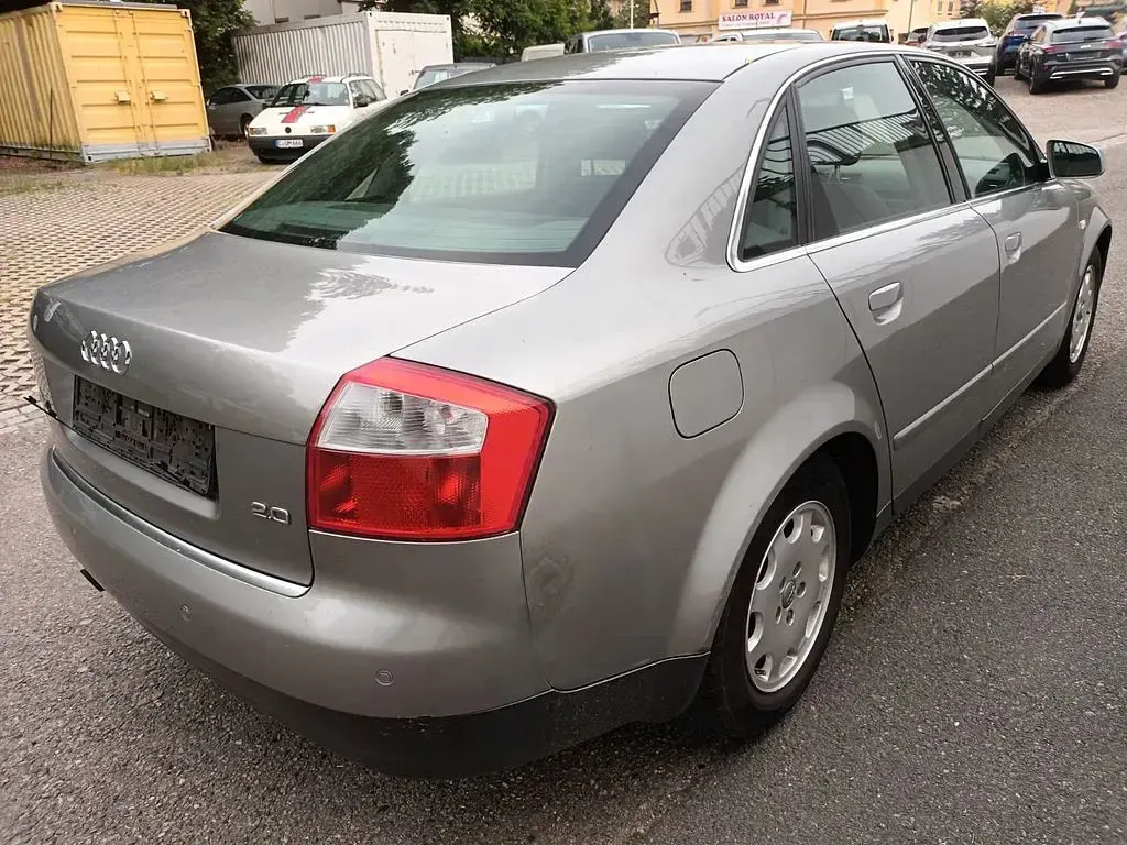 Gebraucht Audi A4 131 PS (96 kW) 2002 Silber Limousine