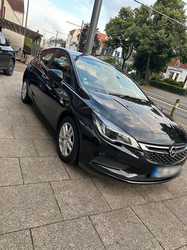 Gebraucht Opel Astra 110 PS (80 kW) 2015 Schwarz Limousine