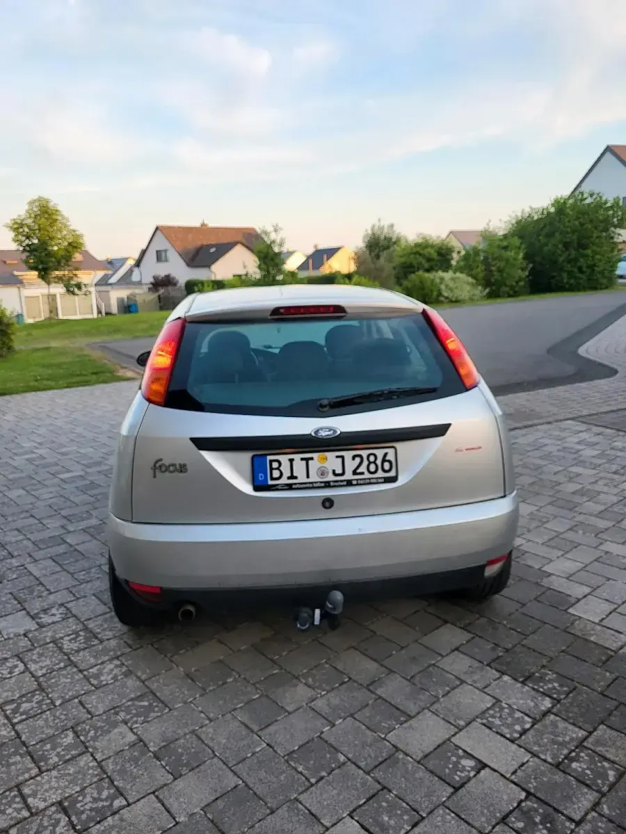 Gebraucht Ford Focus 131 PS (96 kW) 1999 Silber Kleinwagen