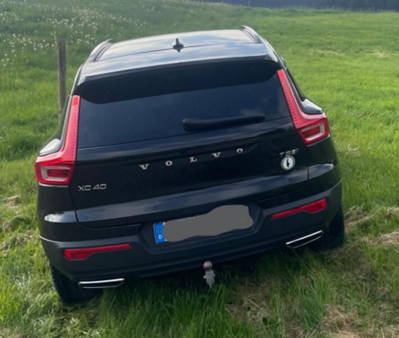 Schwarz Gebraucht 2020 Volvo XC40 SUV | 26.500 € (Superpreis) - Bild 1/4