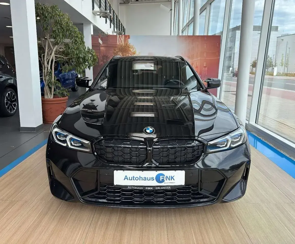 Gebraucht BMW 340 374 PS (275 kW) 2023 Saphirschwarz Kombi