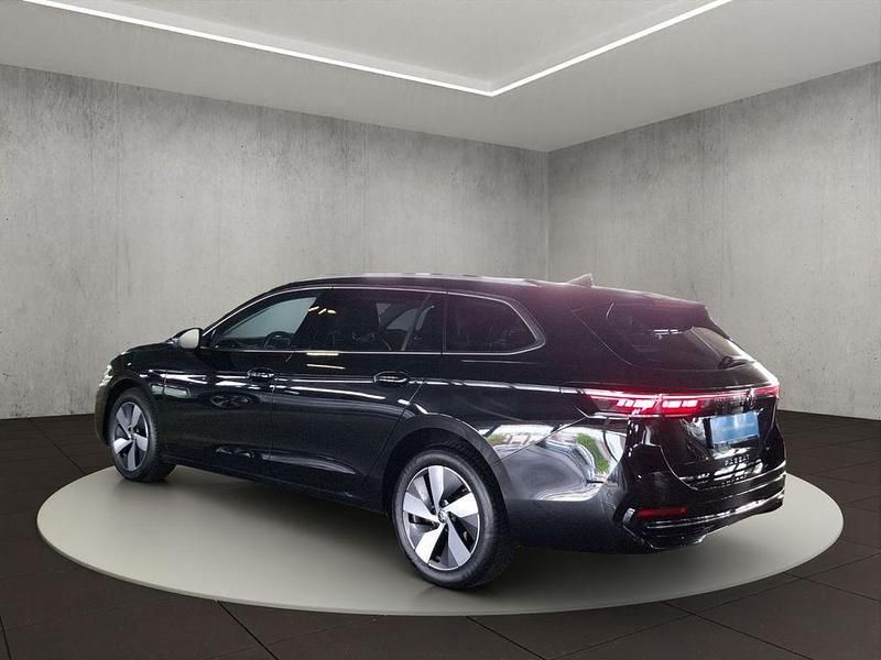 Gebraucht VW Passat Elegance 193 PS (141 kW) 2024 Schwarz Kombi