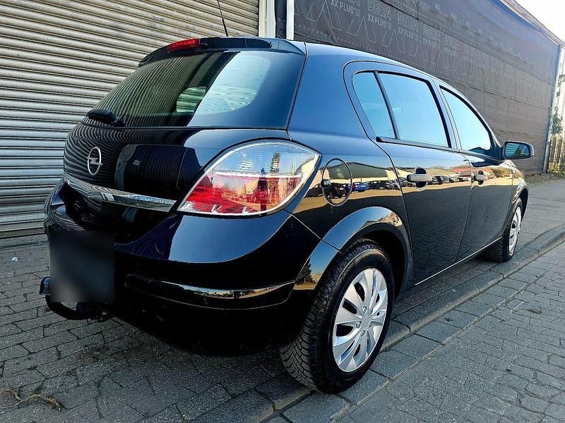 Gebraucht Opel Astra Innovation 90 PS (66 kW) 2009 Schwarz Limousine