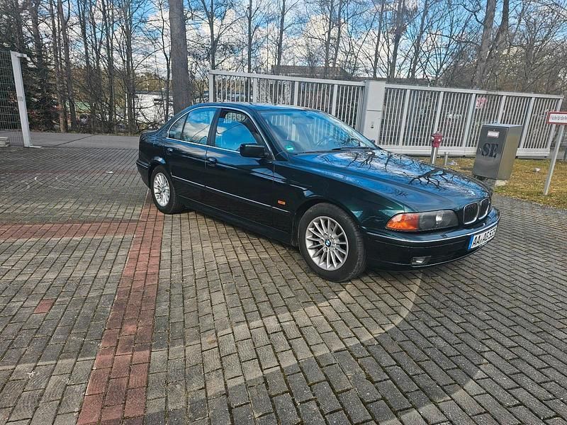 Grün Gebraucht 1998 BMW 535 Limousine | 7.999 € (Guter Preis) - Bild 1/4