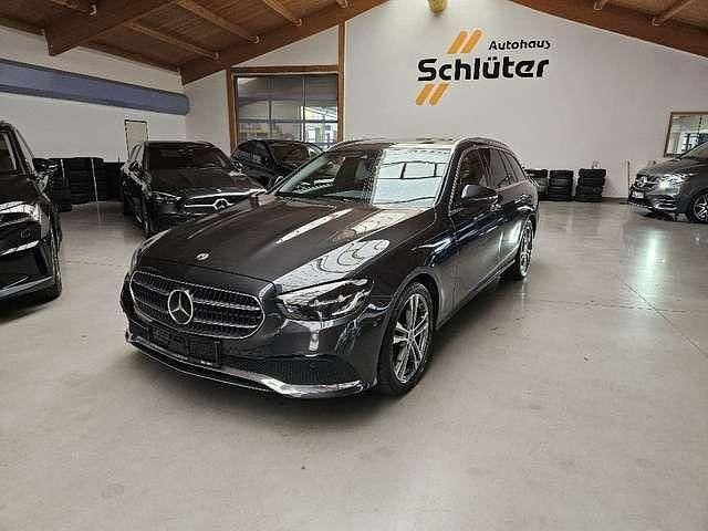 Gebraucht Mercedes E220 Avantgarde 194 PS (142 kW) 2021 Grau Kombi