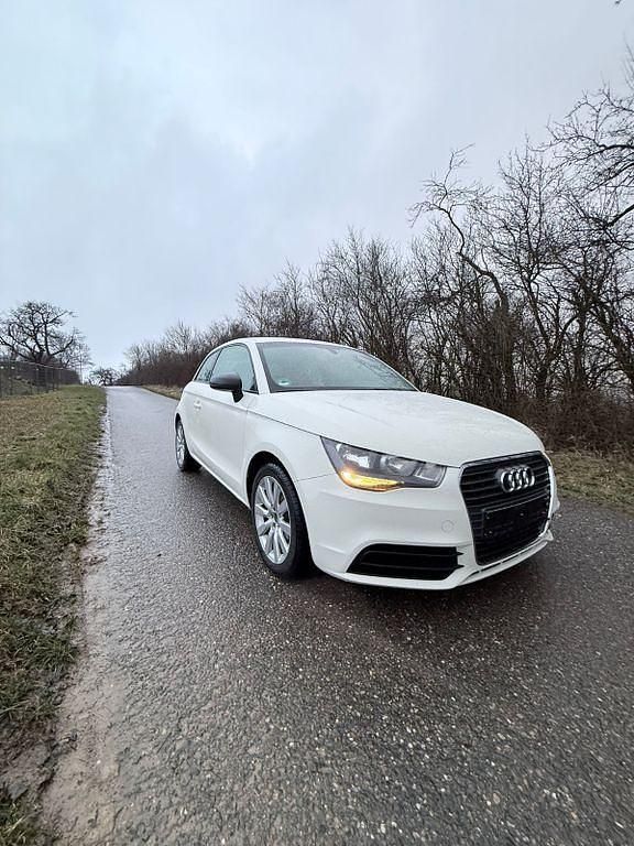 Gebraucht Audi A1 Ambition 86 PS (63 kW) 2012 Weiß Kleinwagen