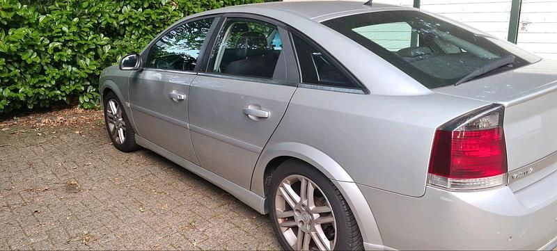 Silber Gebraucht 2003 Opel Vectra Limousine | 700 € (Superpreis) - Bild 1/4