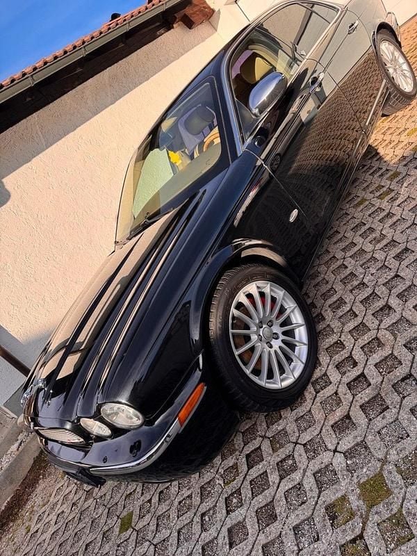 Schwarz Gebraucht 2006 Jaguar XJ Executive Limousine | 15.500 € (Teuer) - Bild 1/4