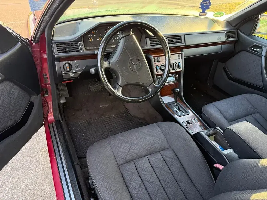 Brugt Mercedes E320 220 HK (161 kW) 1995 Rød Coupe