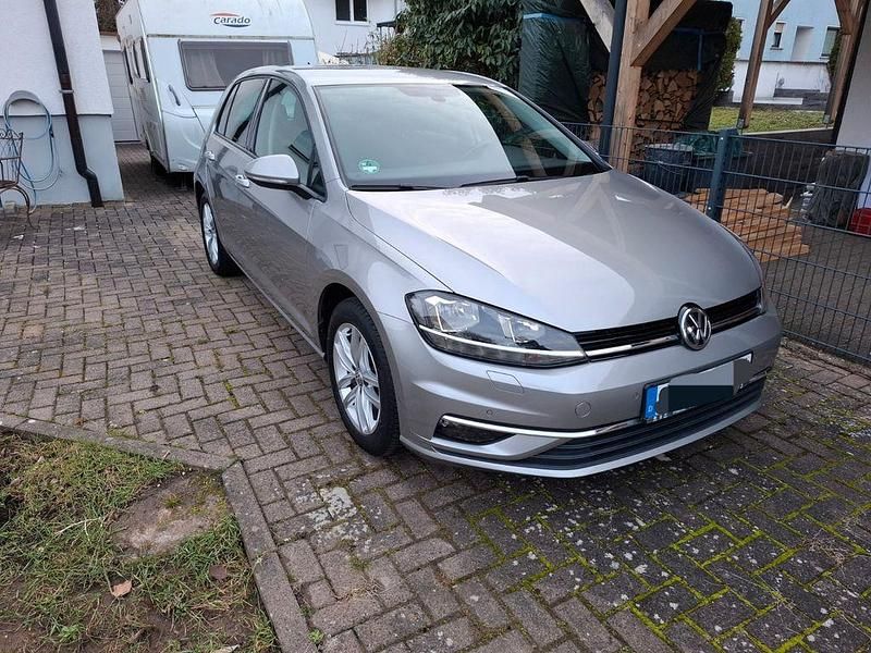 Gebraucht VW Golf VII 125 PS (91 kW) 2017 Silber Limousine