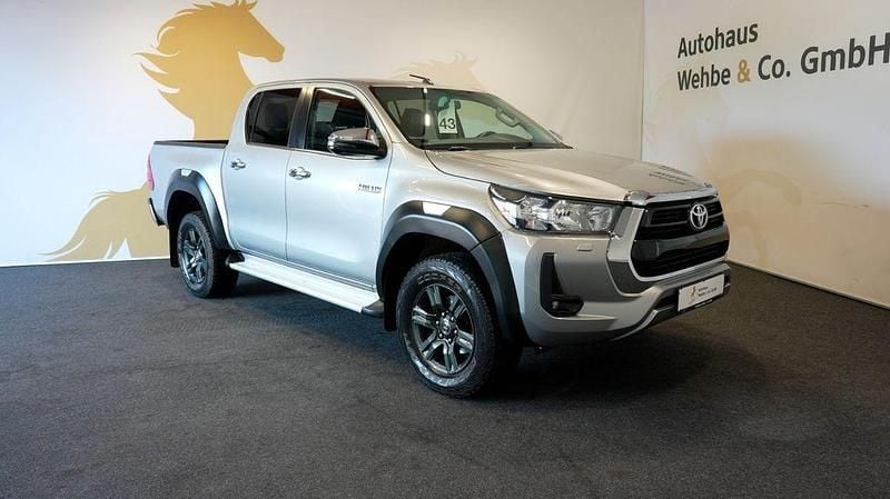 Silber Gebraucht 2021 Toyota HiLux Abholung | 37.400 € (Guter Preis) - Bild 1/4