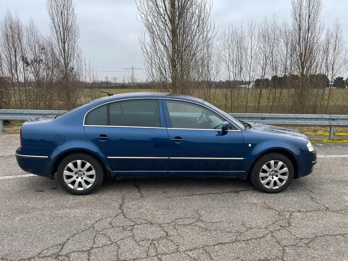 Gebraucht Skoda Superb 163 PS (119 kW) 2006 Blau Limousine