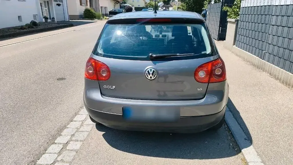 Gebraucht VW Golf V 105 PS (77 kW) 2008 Grau Kleinwagen