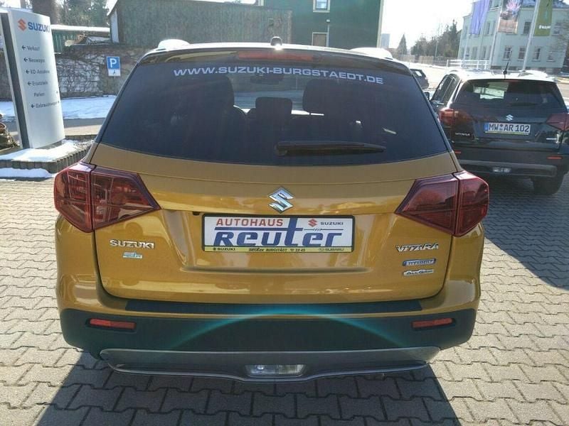 Gebraucht Suzuki Vitara Comfort 129 PS (94 kW) 2020 Solar/cosmic black (metallic) SUV