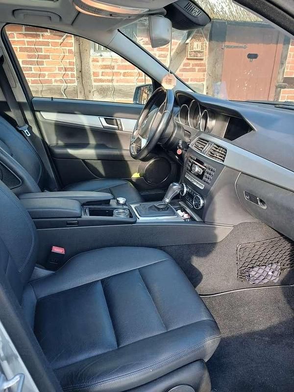 Gebraucht Mercedes C300 Elegance 231 PS (169 kW) 2012 Kombi